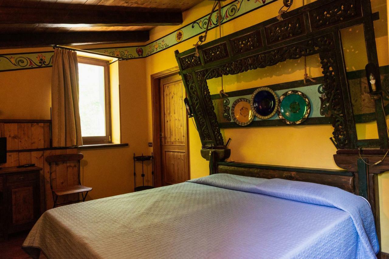 Agriturismo Mezzaluna Malchina Eksteriør bilde